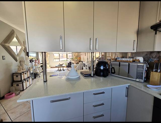 3 BEDROOM SECTIONAL TITLE FOR SALE IN SOUTH CREST